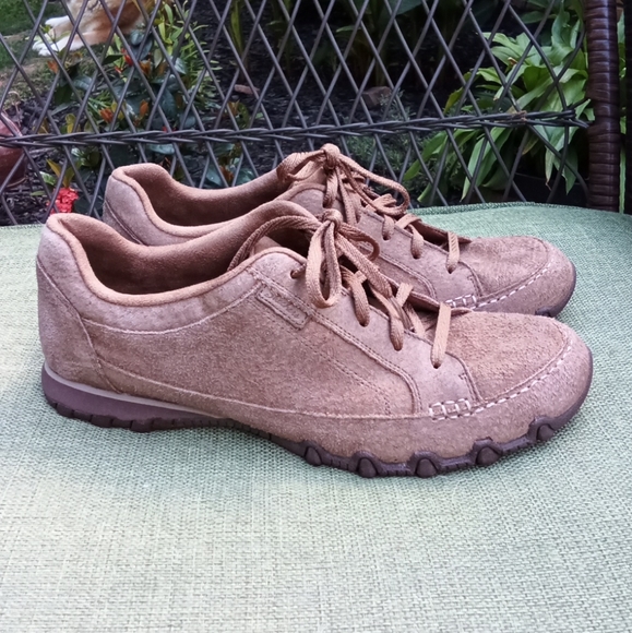 Sketchers Relaxed Fit Air Cooled Memory Foam Suede Shoes. Size 9.5. - Picture 1 of 9